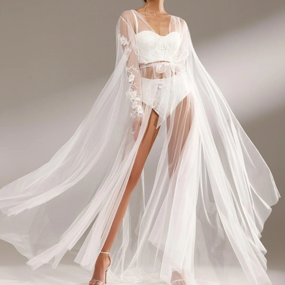 VOIR BRIDE - BLOSSOM BRIDAL ROBE - Picture 3 of 6